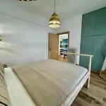 91 Street Urban Spot Kavala